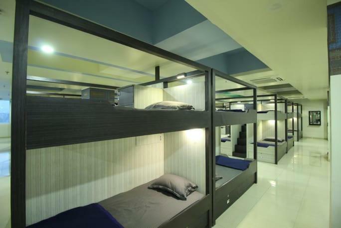 In & Out Dormitory Amhedabad Dış mekan fotoğraf