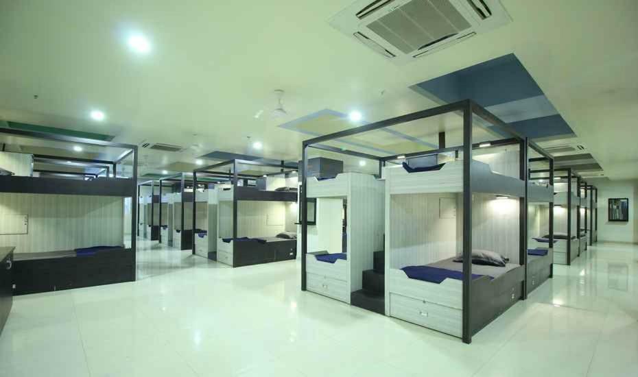 In & Out Dormitory Amhedabad Dış mekan fotoğraf